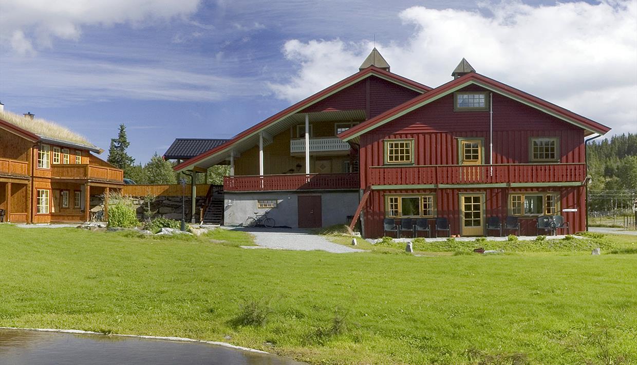 Koselige hus på Nythun om sommeren