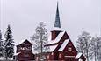 Hegge stavkyrkje i vinterdrakt