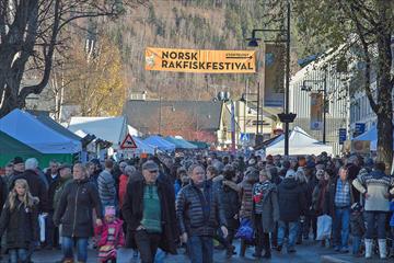 Norsk Rakfiskfestival, Fagernes i Valdres, norsk matkultur, rakfisk frå Valdres, folk i gata