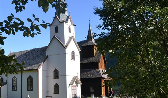 Torpo kirke og Torpo Stavkyrkje