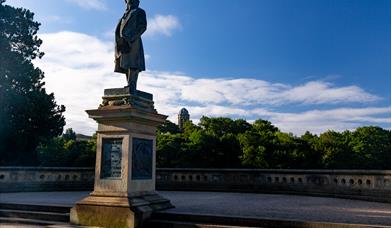 Sir Titus Salt Statue in Roberts Park