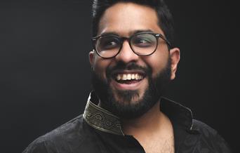 A picture of comedian Eshaan Akbar