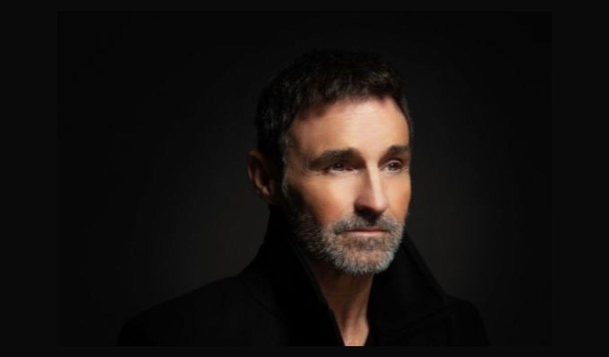 A picture of the singer Marti Pellow