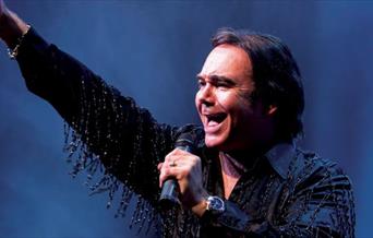 A picture of tribute act Gary Ryan, performing as Neil Diamond