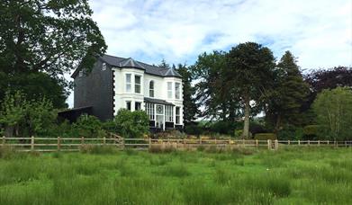 The Royston is a unique, laid back, 7-room contemporary guest house on the outskirts of Llanbrynmair in the heart of Mid Wales.