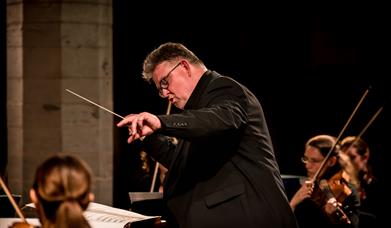 Presteigne Festival Orchestra with George Vass (conductor)