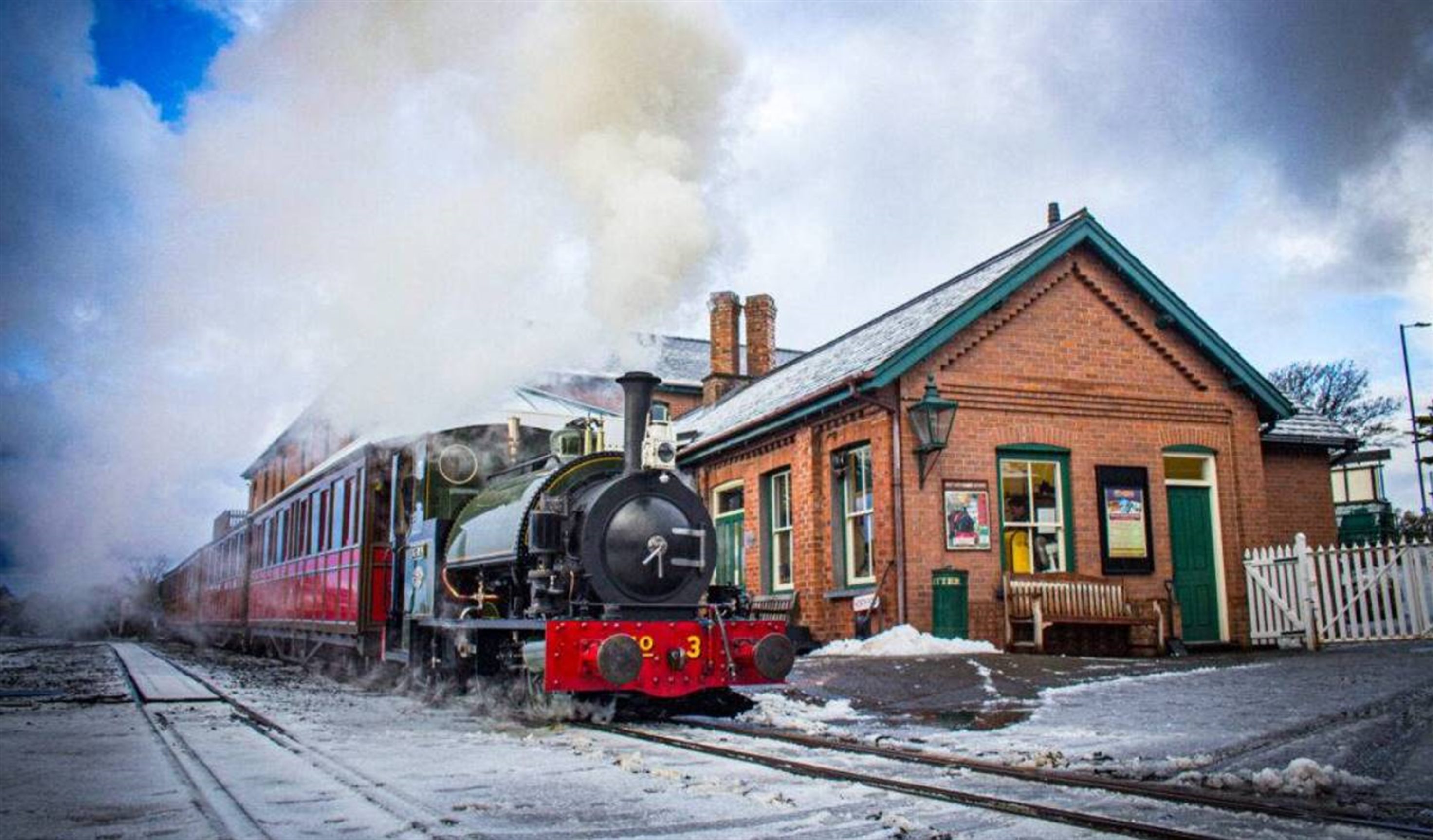Tinsel & Turkeys Special at Talyllyn Railway