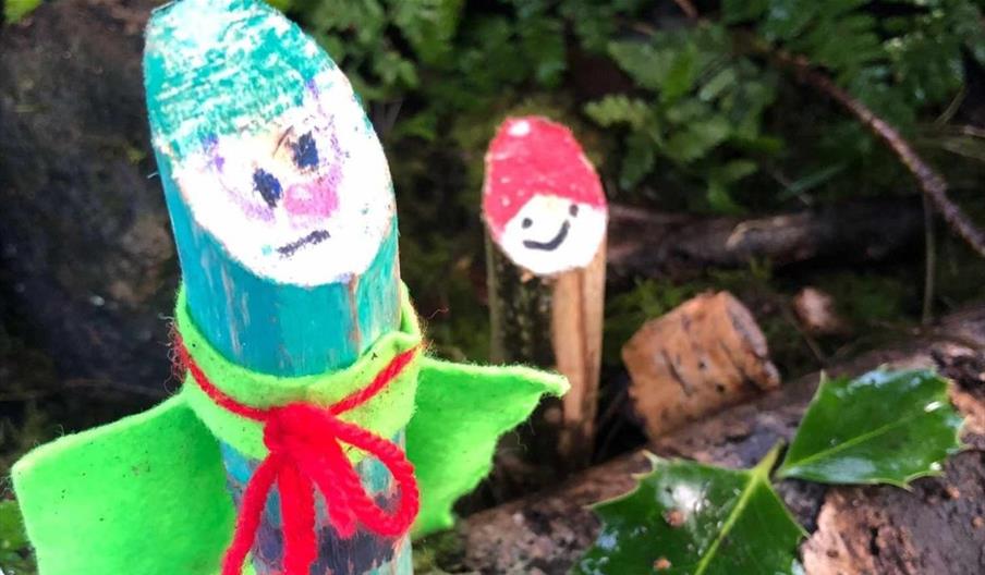 Festive Childrens crafts at Ynys-hir