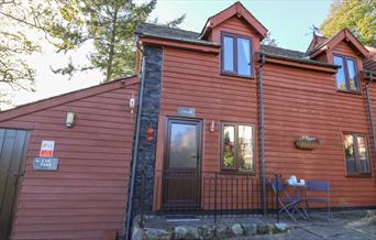 Barn View Cottages, Cedar Cottage exterior