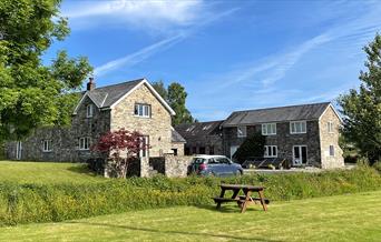 Maesyfelin Isaf in Ceredigion