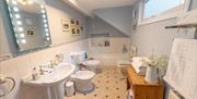 Camlan bathroom at Ty Derw B&B Dinas Mawddwy