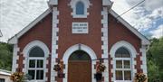 Front entrance to Capel Cartref