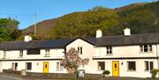Gwesty Pen-y-Bont Hotel as seen from the B4405.