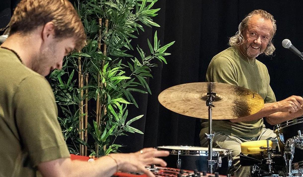 Jazz&Cocktail: SuperCharger duo