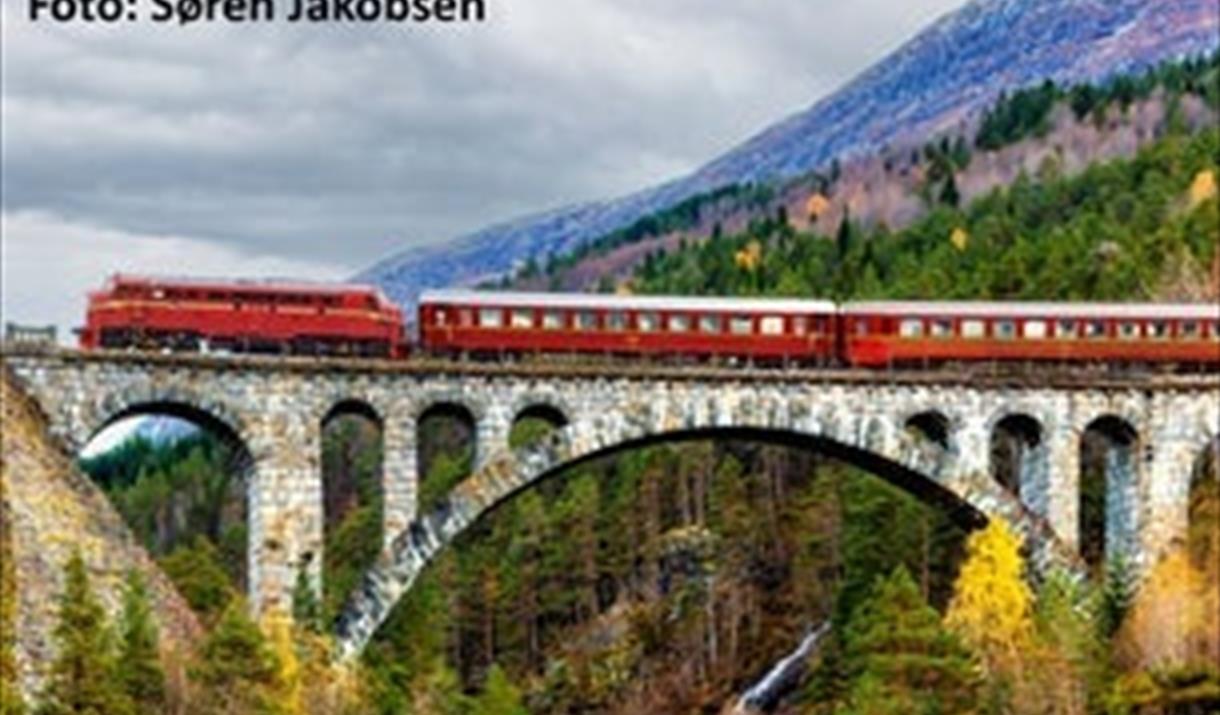 Vårens vakreste togreise | Bli med Stålvogntoget på Raumabanen