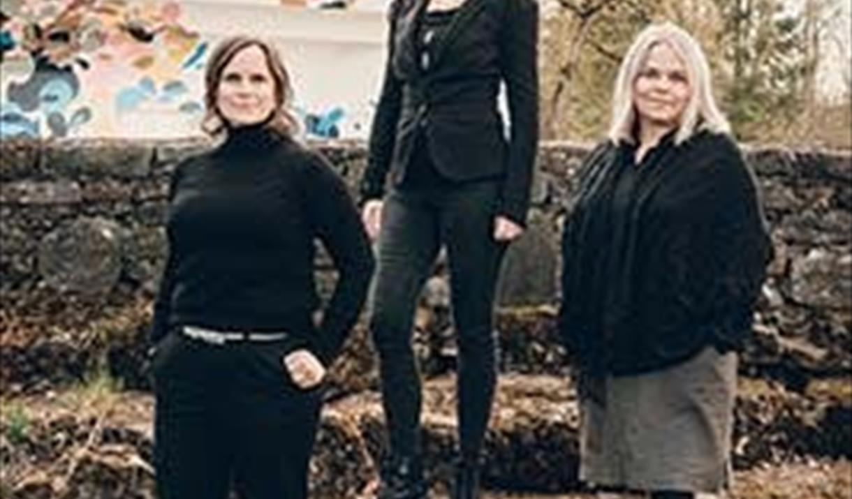 Divaer med boots og høye hæler