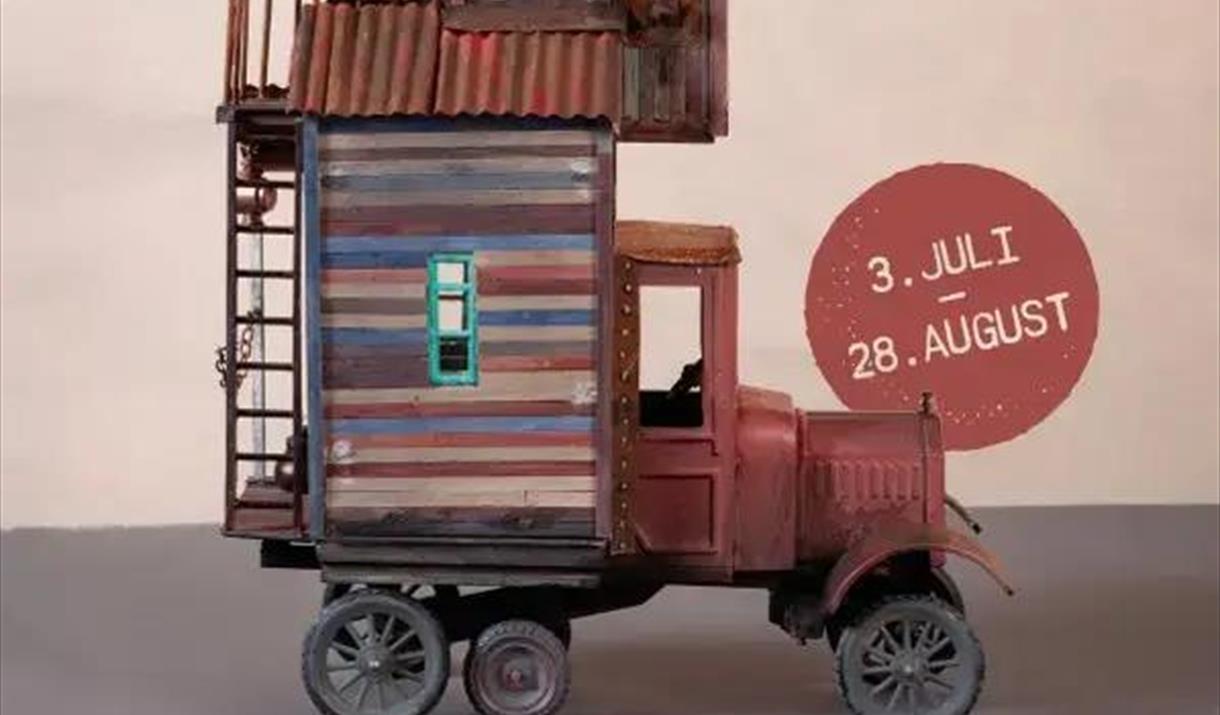 Kunstutstillingen "SMÅ HUS - STORE TANKER"