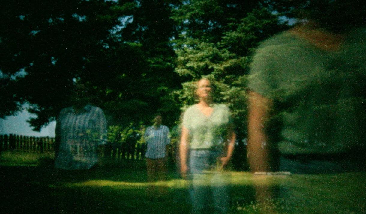 "Behind a closed door" Konsertforestilling med Two-Some og danser