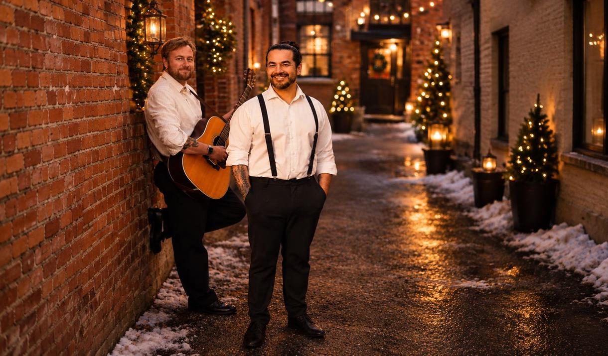 Chris Medina & Eirik Næss - «Jul Hos Oss»