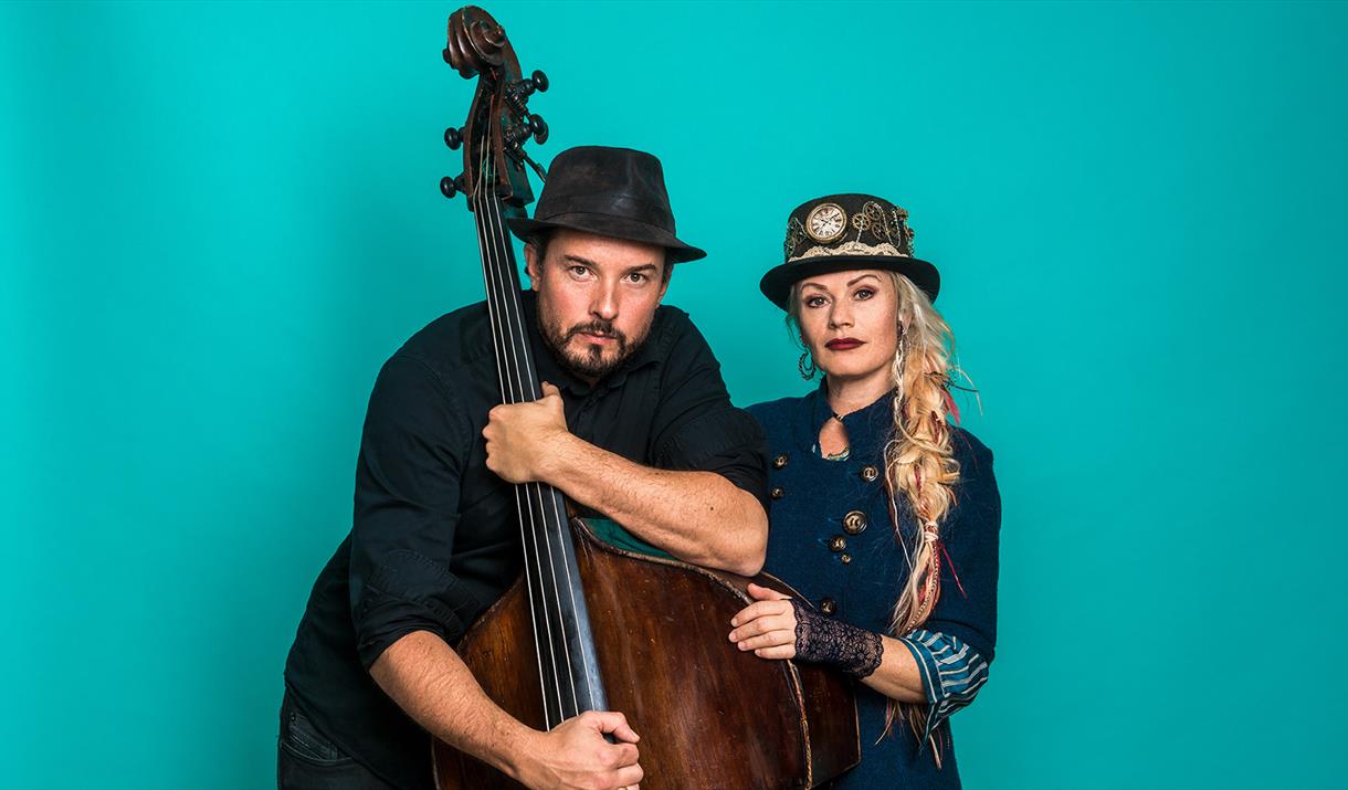 STILLHOUSE - Steinar Raknes og Unni Wilhelmsen