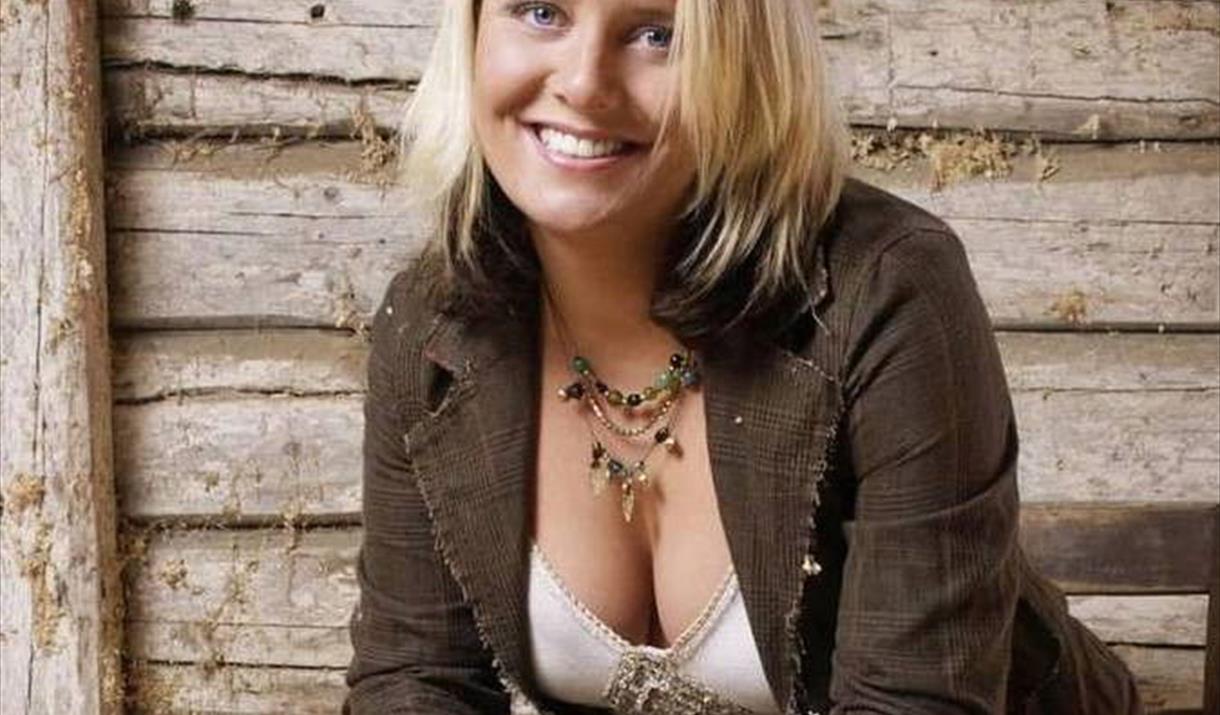 ANNE NØRDSTI Anne Nørdsti