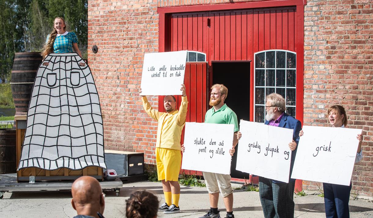 Alice i eventyrland på Atlungstad Brenneri