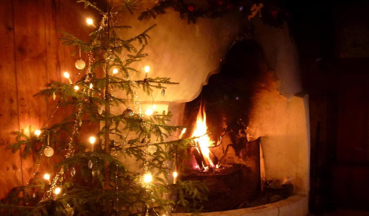 Julehus i Løtenbygningen