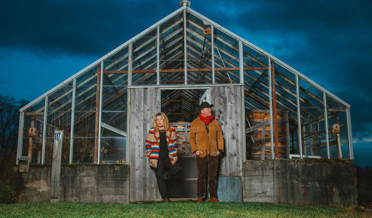 Plateslippkonsert // Paper Crown: Letters