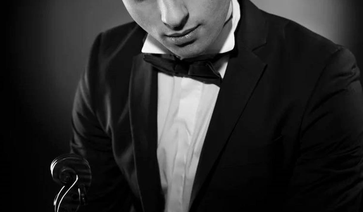 Med røtter i øst og vest