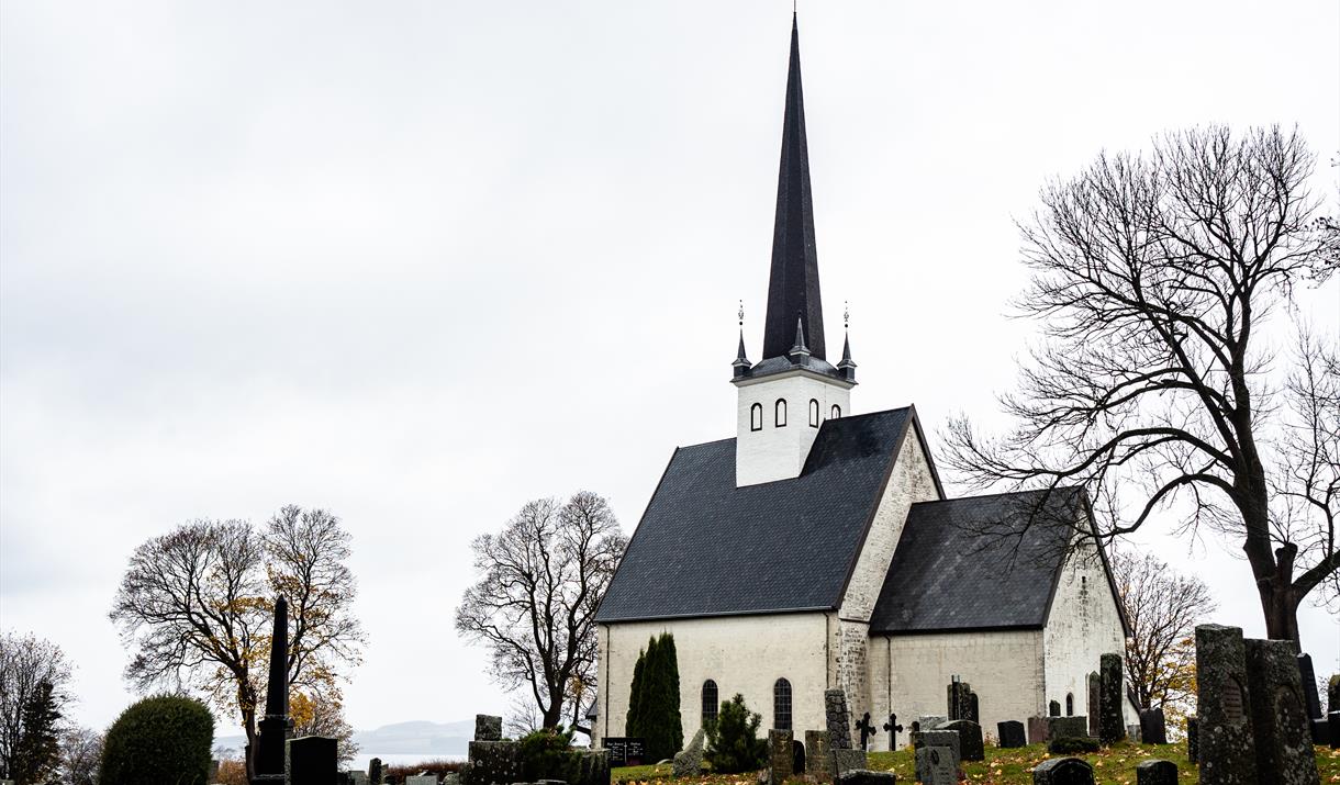 Stange kirke fasade