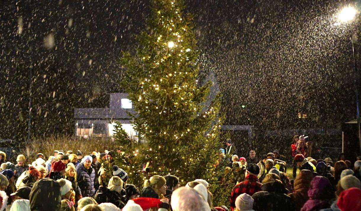 Julegrantenning i Løten