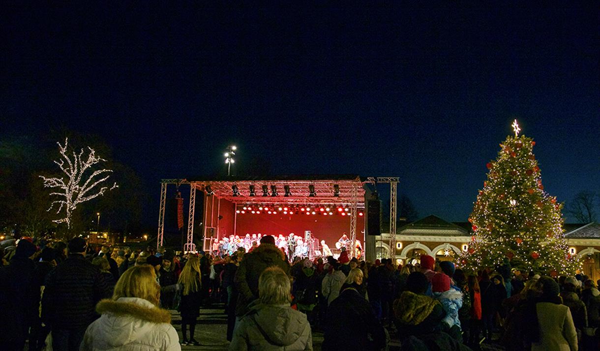 Julegrantenning på Stortorget i Hamar