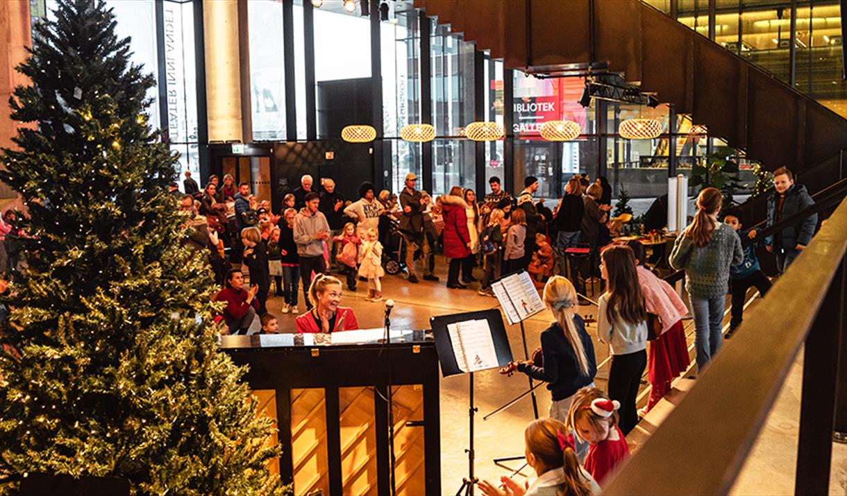 Barnas juleverksted i Hamar kulturhus