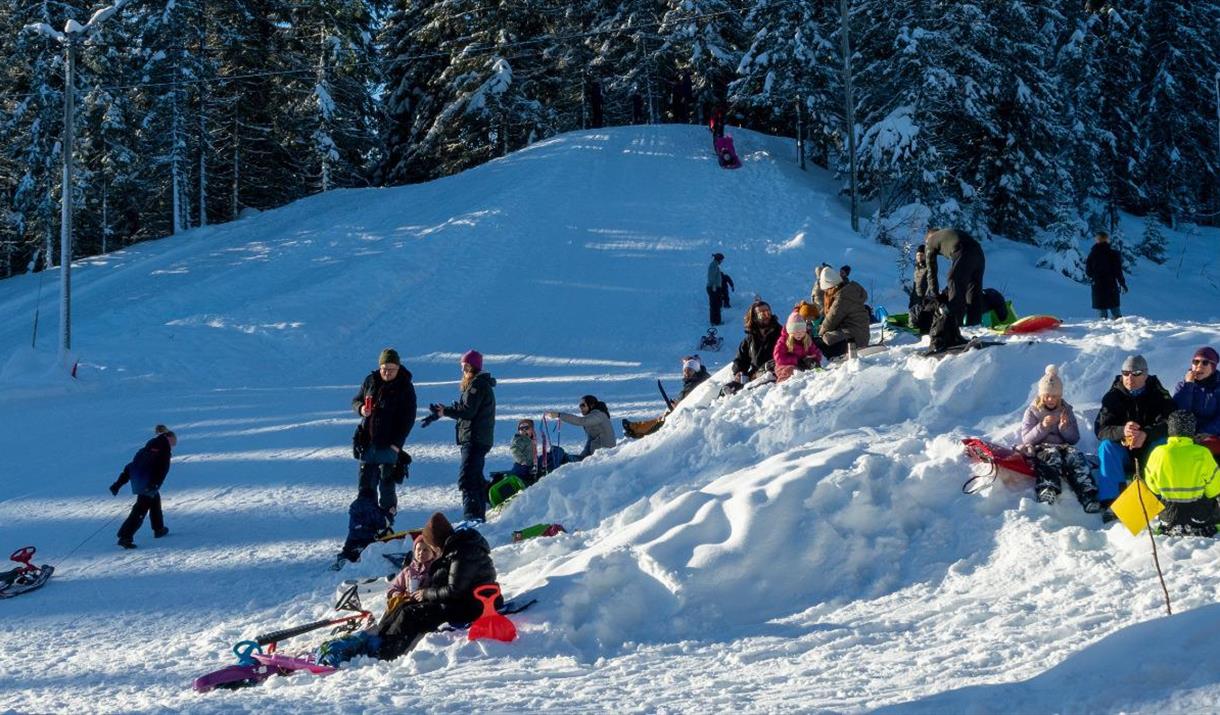 HHT: Kom deg ut-dagen på Gåsbu - Hele Norge båler