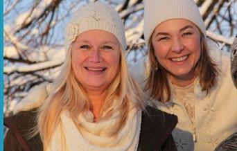 To planker og en snøkrystall