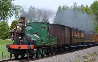 Stålvogntoget Nordmarka Rundt | Guidet togtur med historisk sus