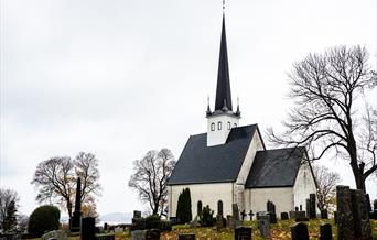 Stange kirke fasade