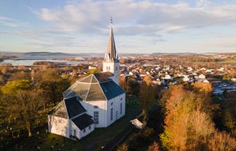 Vang Kirke dronebilde