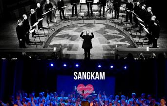 Mannskor synger julen inn