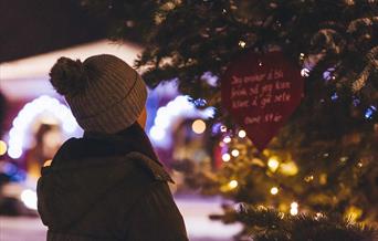 Julegrantenning på Stortorget. Foto: ANTI
