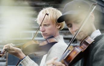 "Vandrar" - Minikonsert, presentasjon og filmvisning