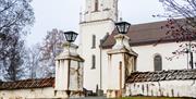 Inngang Løten kirke