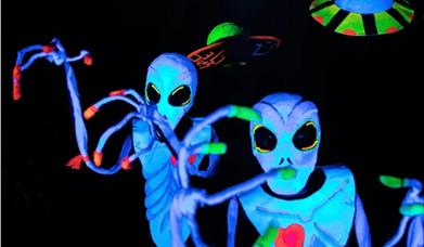 aliens moving in theatre production