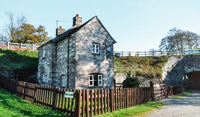 Aqueduct Cottage
