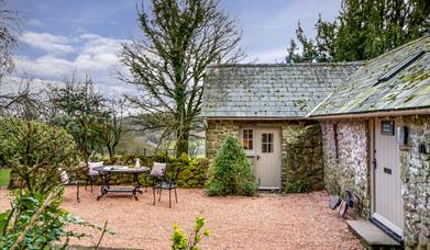Kymin Stables - Outdoor seating - Mike Henton - February 2023 (41)