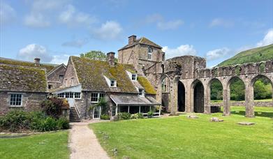 Llanthony Priory