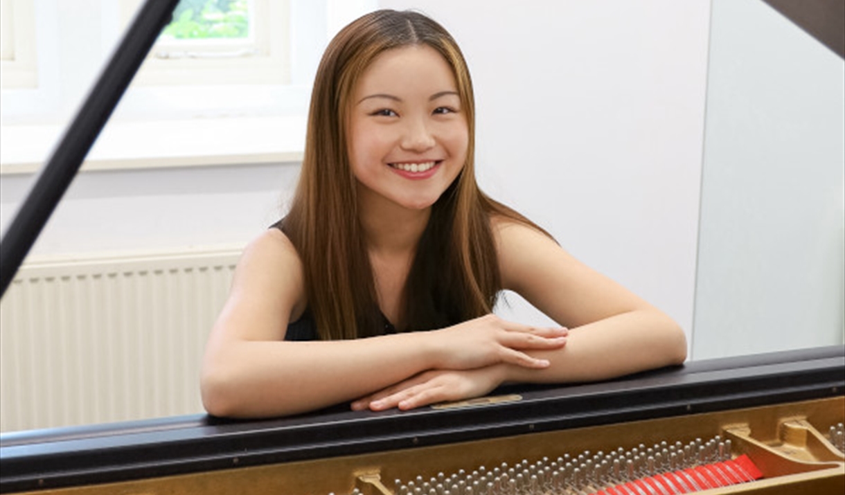 Pianist Stephanie Cheung