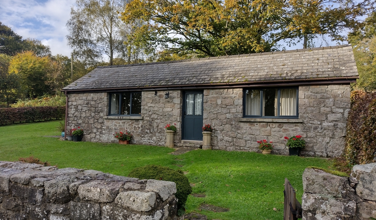 Self catering cottage ground level for 2 adults