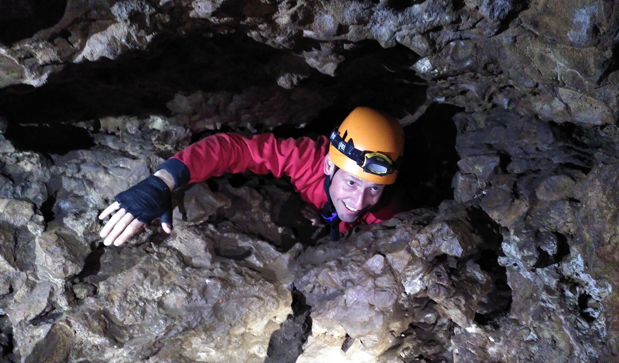 Caving_activity