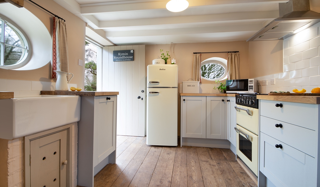 Kymin Round House - Kitchen - Mike Henton - February 2023